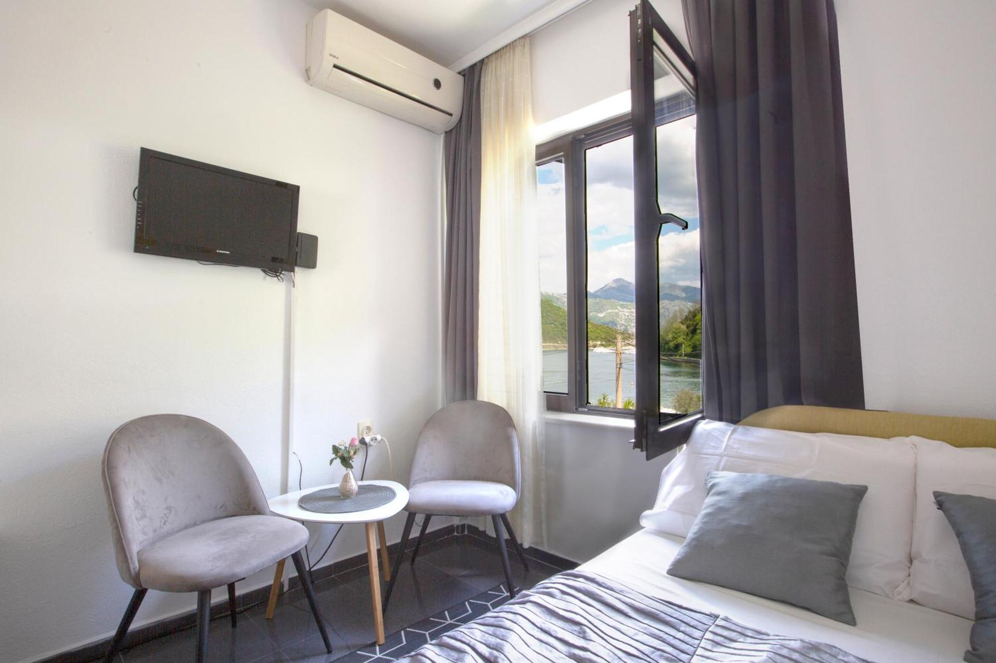 Apartments Maxhit Tivat Exteriér fotografie