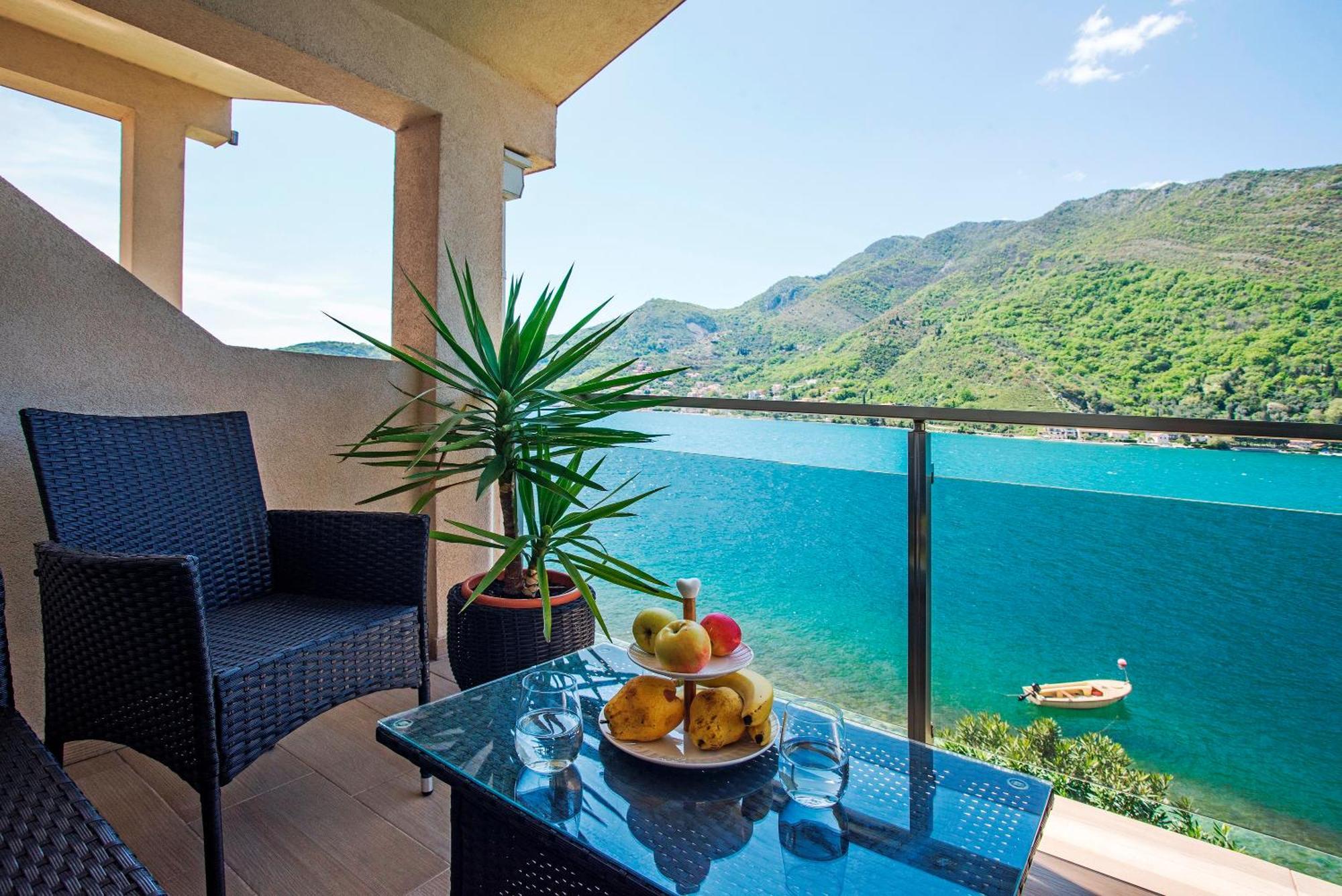 Apartments Maxhit Tivat Exteriér fotografie